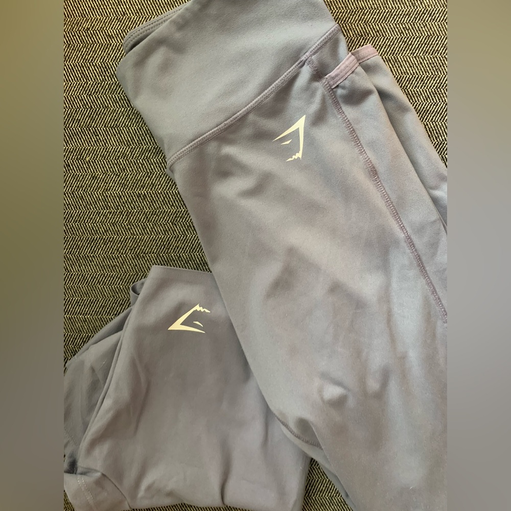 Gymshark Set Dreamy Leggings and Cap Sleeve Crop